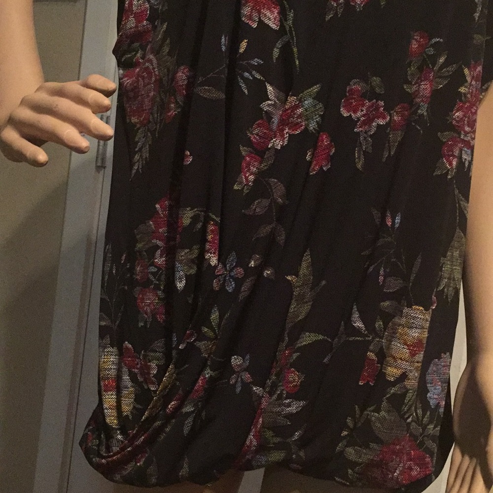 NWT Simply Emma printed wrap top - Picture 4 of 7